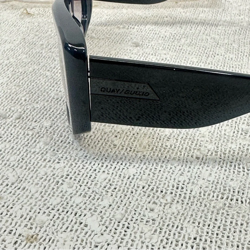 QUAY Uniform Oversized Black Square Sunglasses